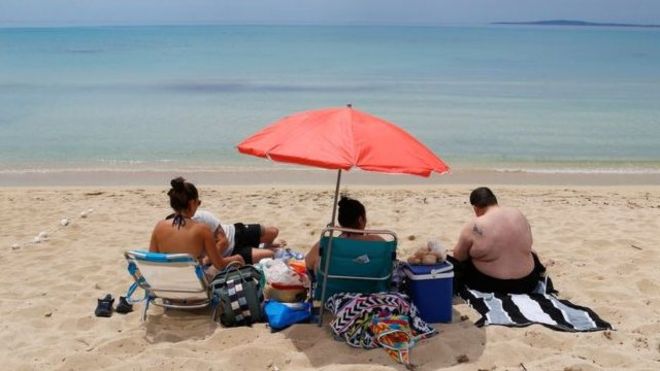 اسپانیا قرنطینه مسافران را لغو می کند